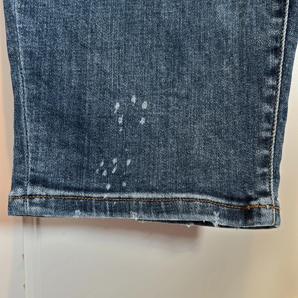 Judy Blue Boyfriend Fit jeans - distressed & intentional bleach spots - Picture 5 of 16